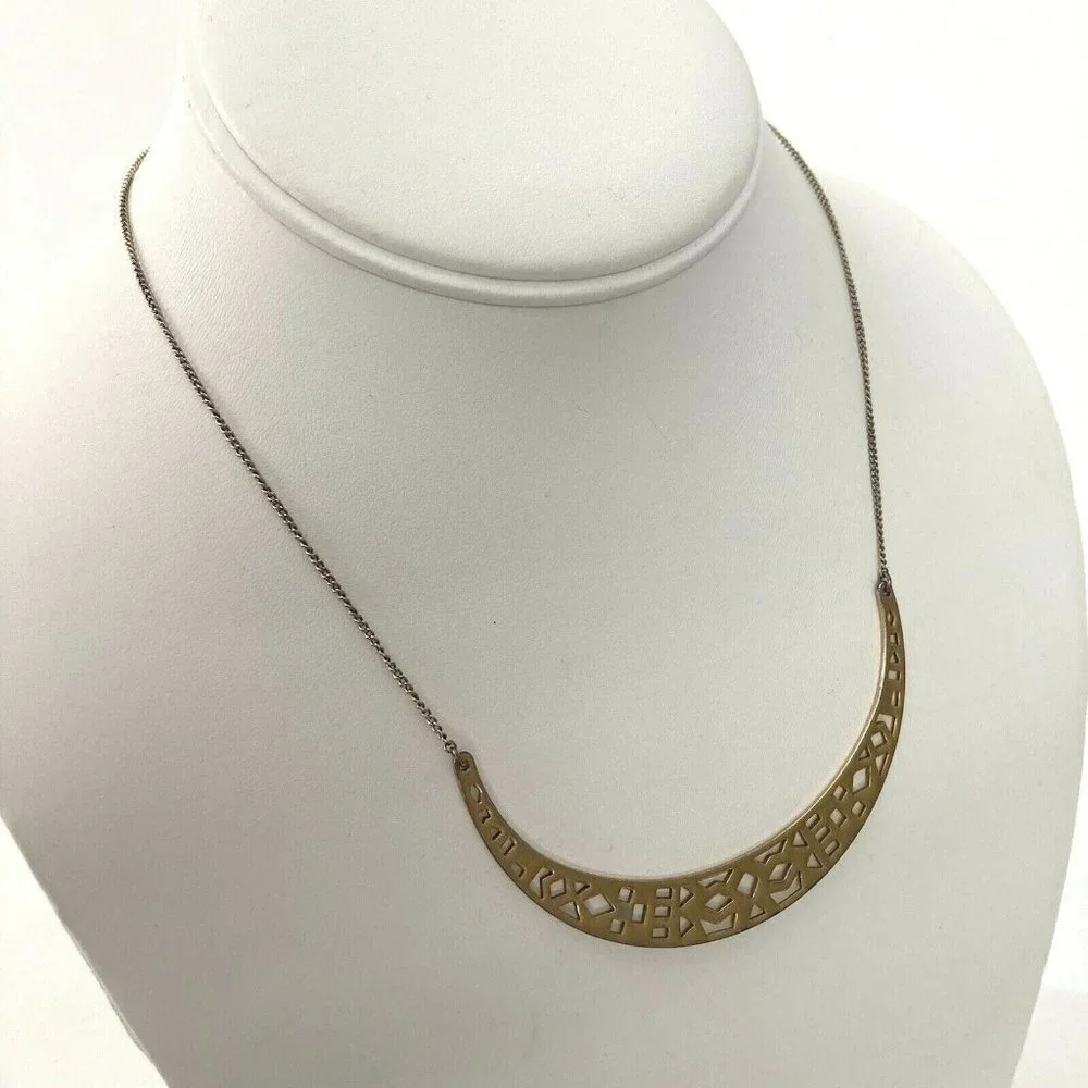Stella & Dot Avalon Necklace Gold Tone Crescent Pendant Open Work Adjustable